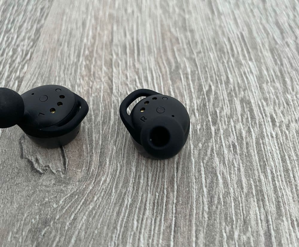 JBL Live 300 TWS Review 13