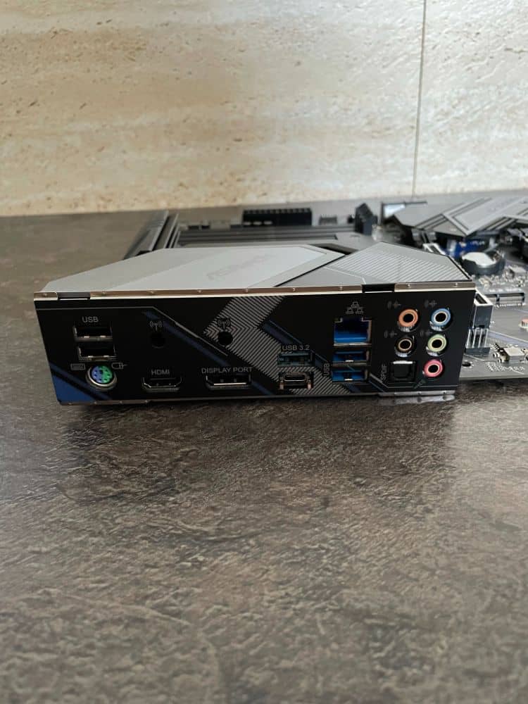ASRock Z490 Exteme review photos 09