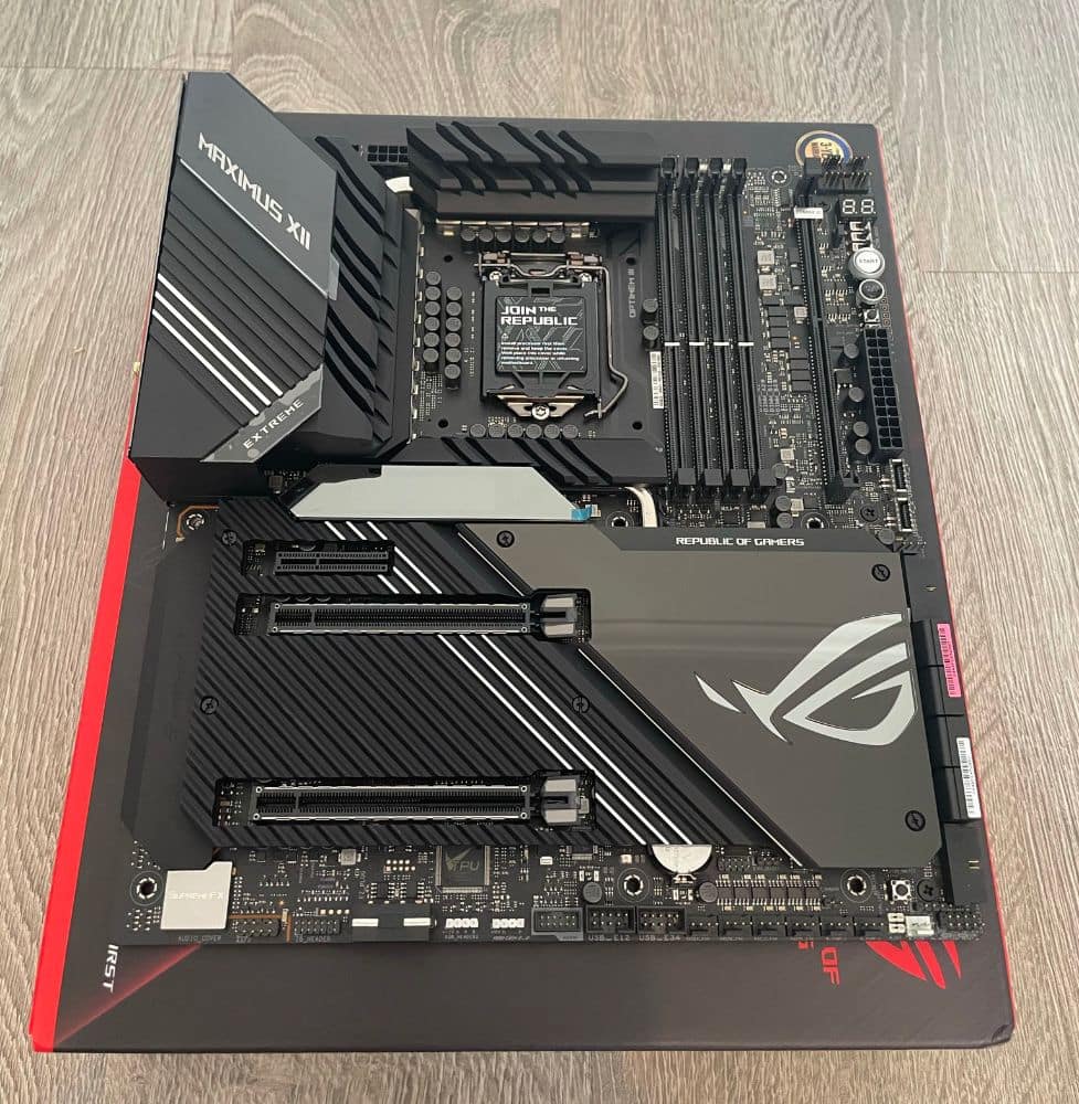ASUS Maximus Z490 Extreme Review 03